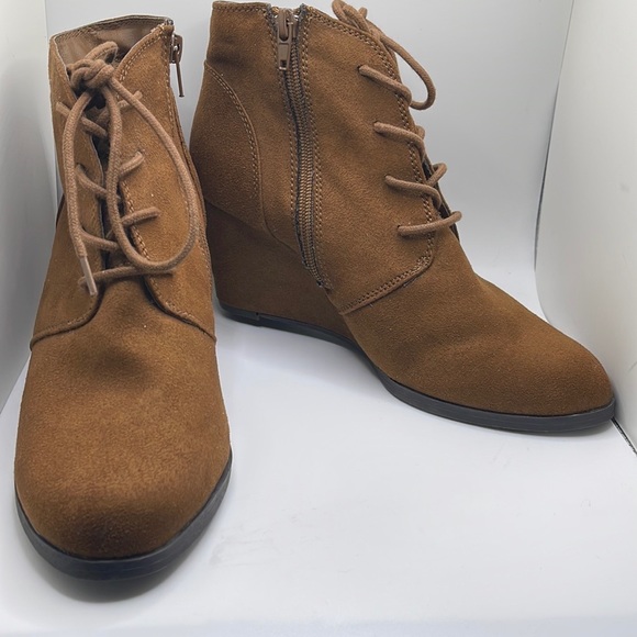 American Rag Cie Woman’s Wedge Bootie - Picture 4 of 6